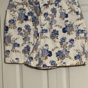 NWOT Gloria Vanderbilt size 16 flower shorts
